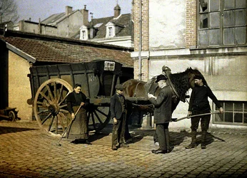 Werknemers van Maison Rohart met een paard en wagen, Reims, Marne, Frankrijk, 1917